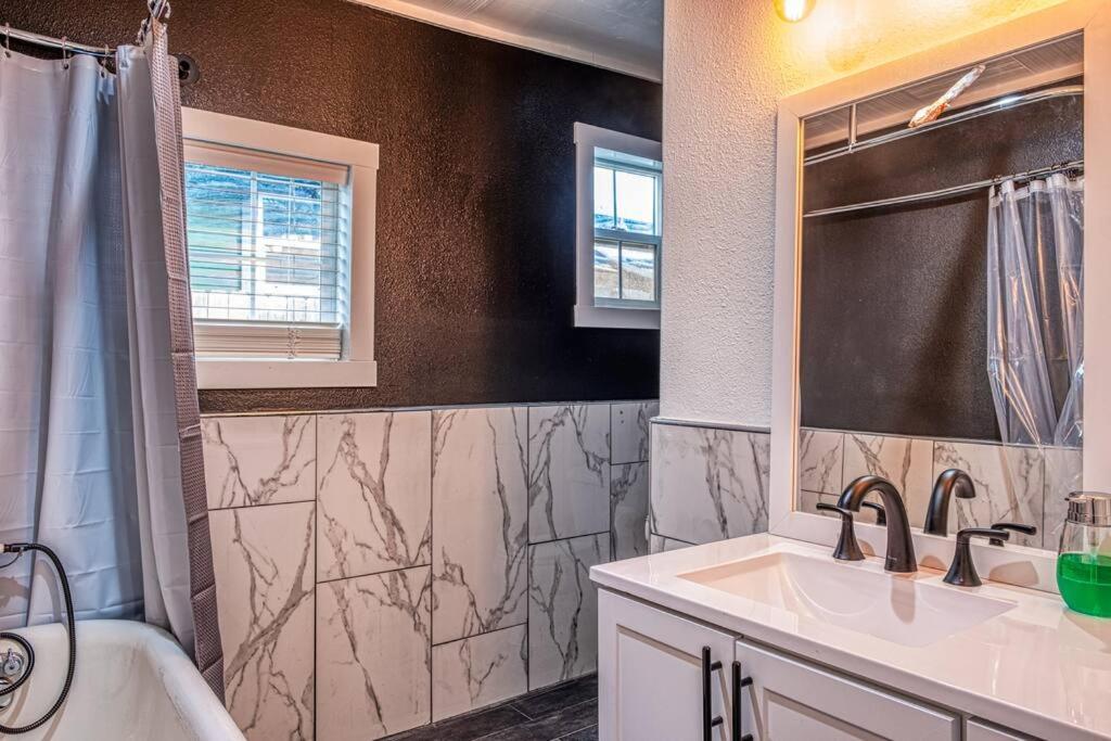 4Br Victorian Walk To Uc Davis & Shriner Med Cen Villa Sacramento Buitenkant foto